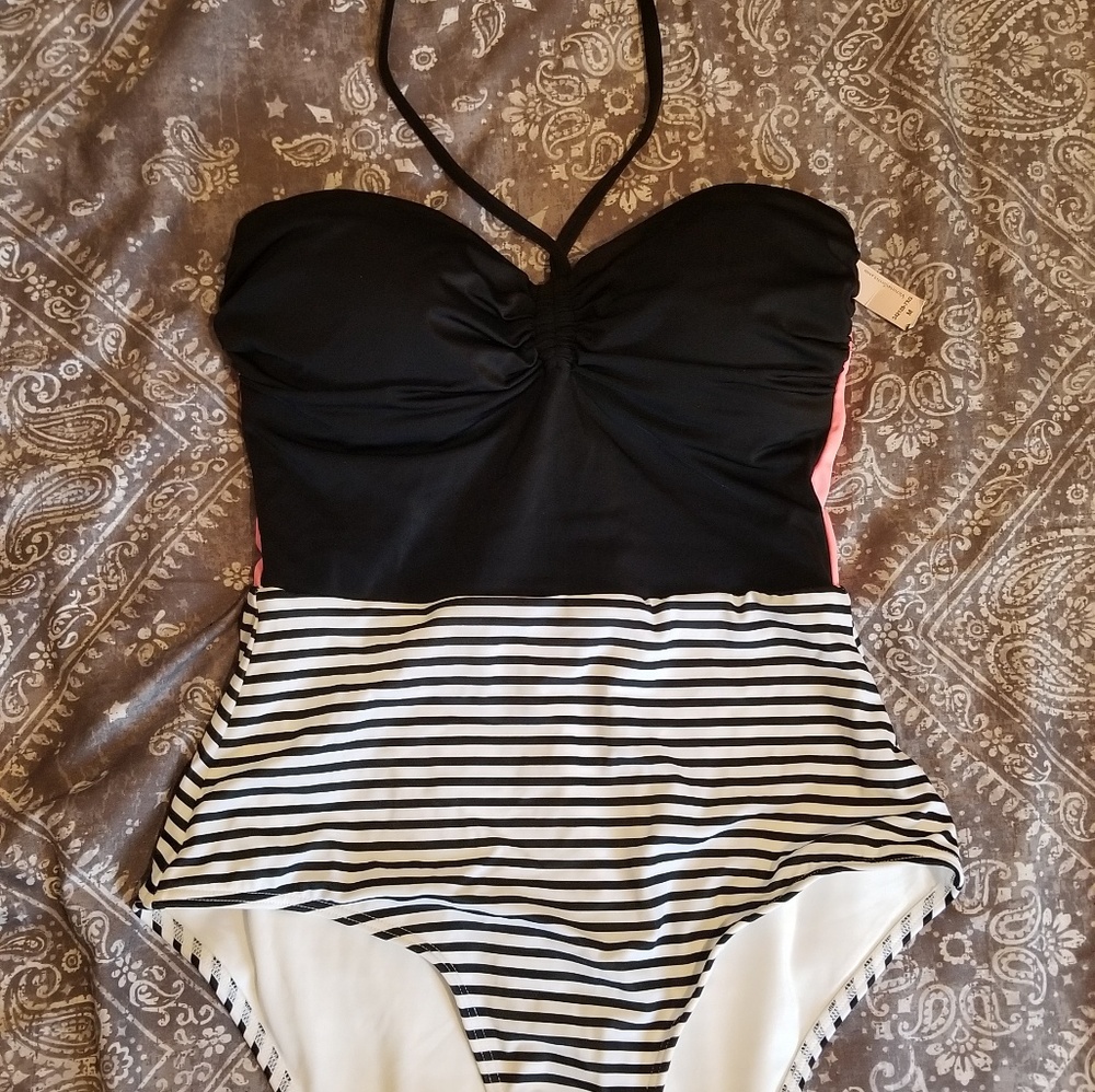 NWT VS Colorblock Halter Onepiece Swimsuit
